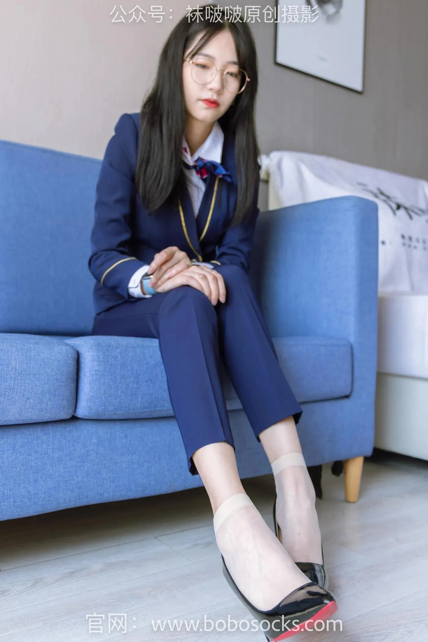[BoBoSocks袜啵啵]NO.139 小甜豆-高跟鞋、短肉丝、空姐制服 [140P]插图1